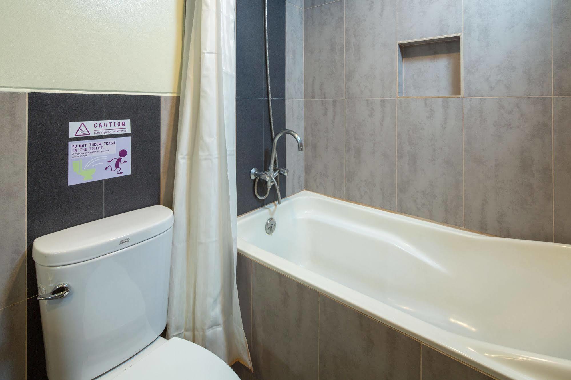 V Hotel Манила Экстерьер фото
