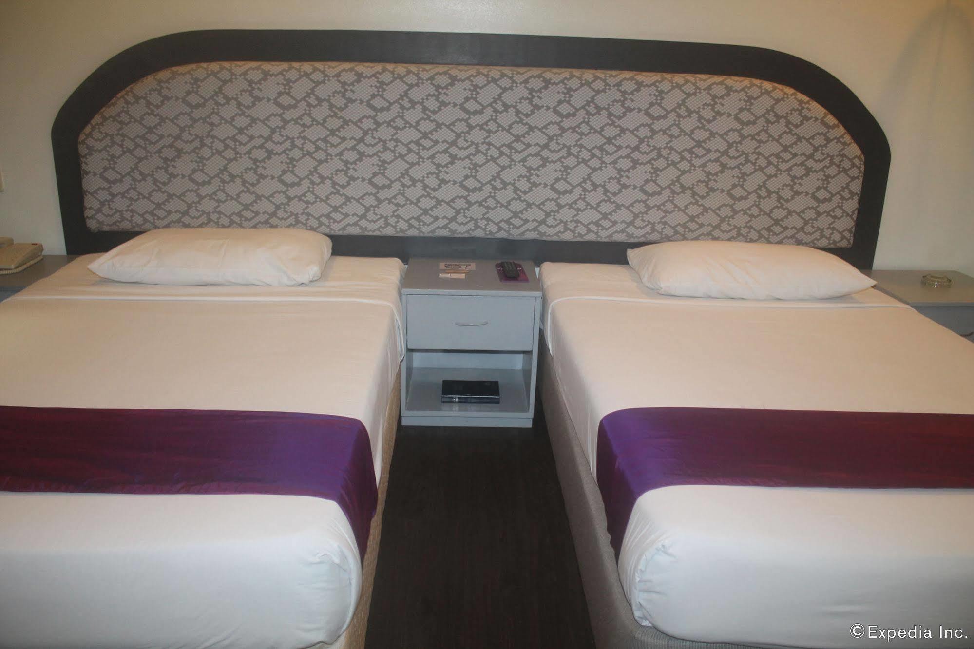 V Hotel Манила Экстерьер фото